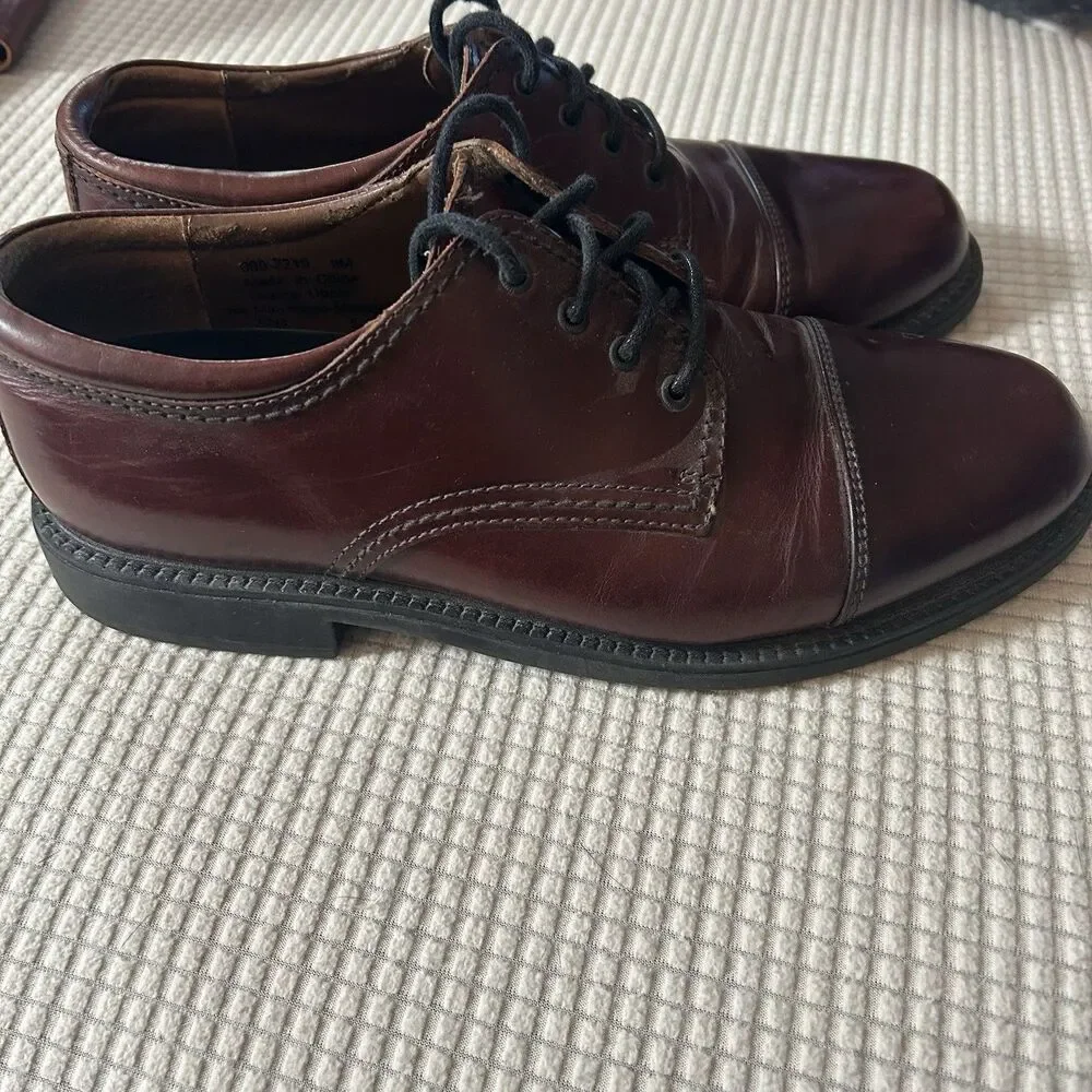 DOCKERS Mens Shoes 9 M Brown Leather Dress Oxfords Lace Up Cap Toe